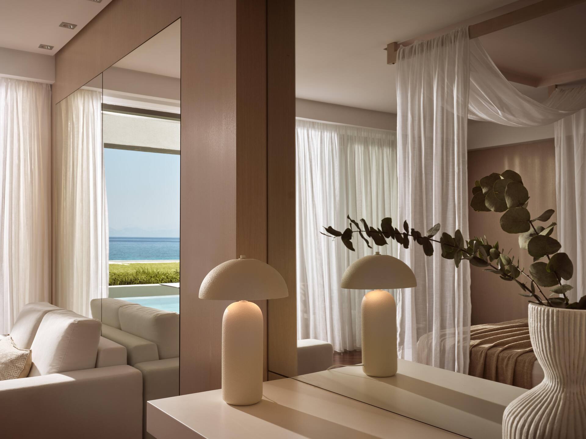 <p>Honeymoon-sviitti, merinäköala ja oma uima-allas</p>