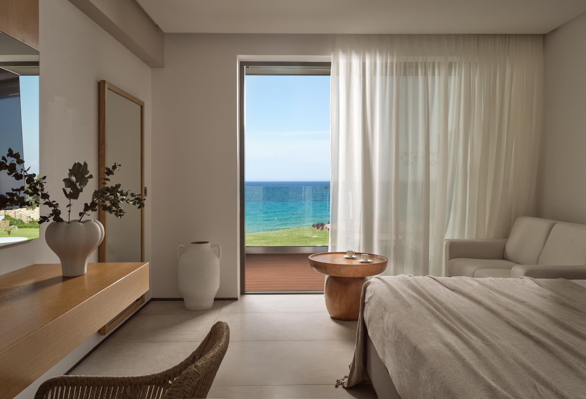 <p>kahden hengen sviitti, parveke ja merinäköala</p>