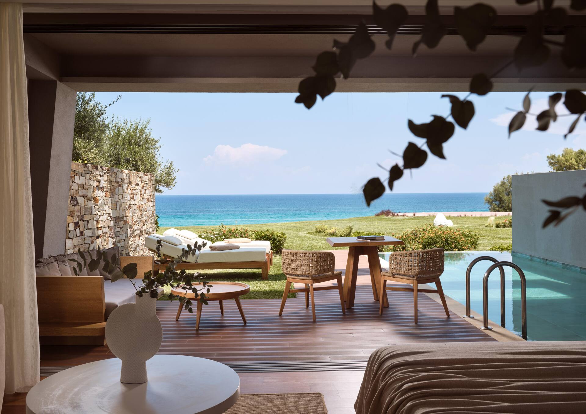 <p>Deluxe-sviitti, terassi, merinäköala ja oma uima-allas</p>