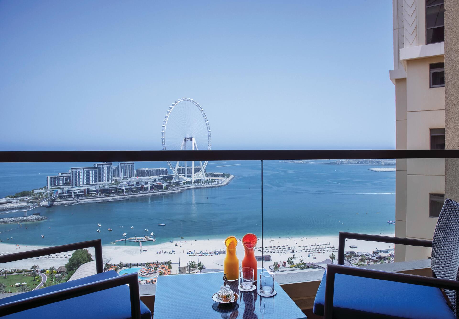 <p>Ain Dubai -huone</p>