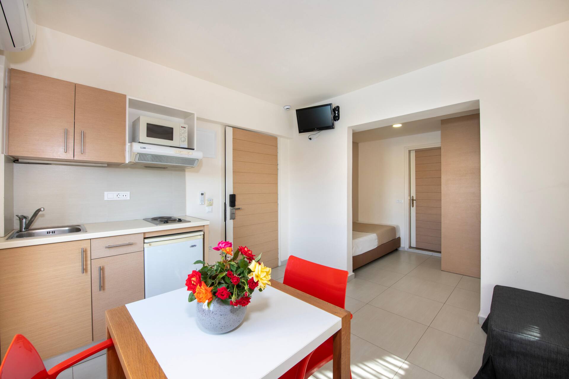 <p>Huoneisto, kaksi makuuhuonetta, parveke tai terassi</p>