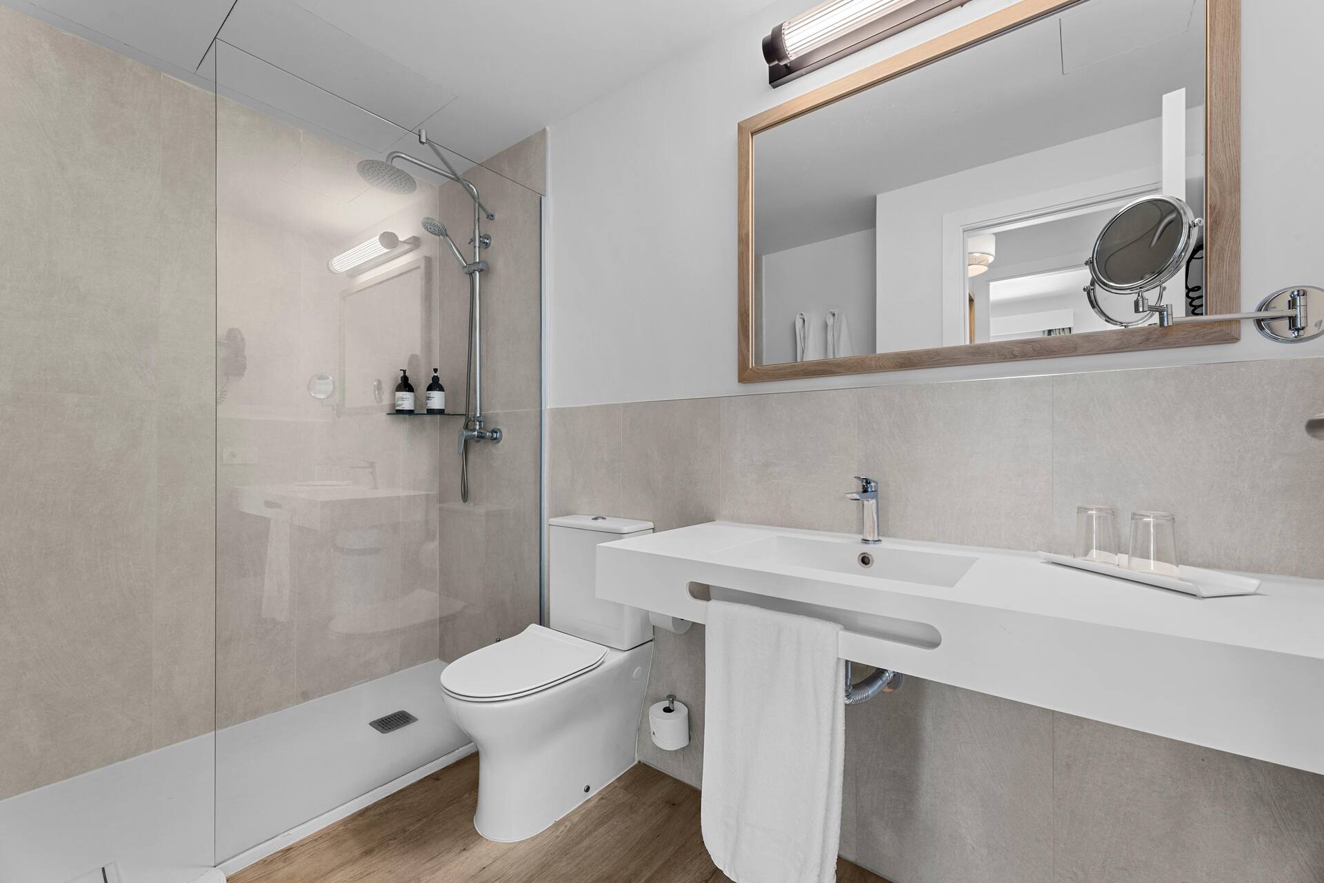 <p>Deluxe-kaksio</p>