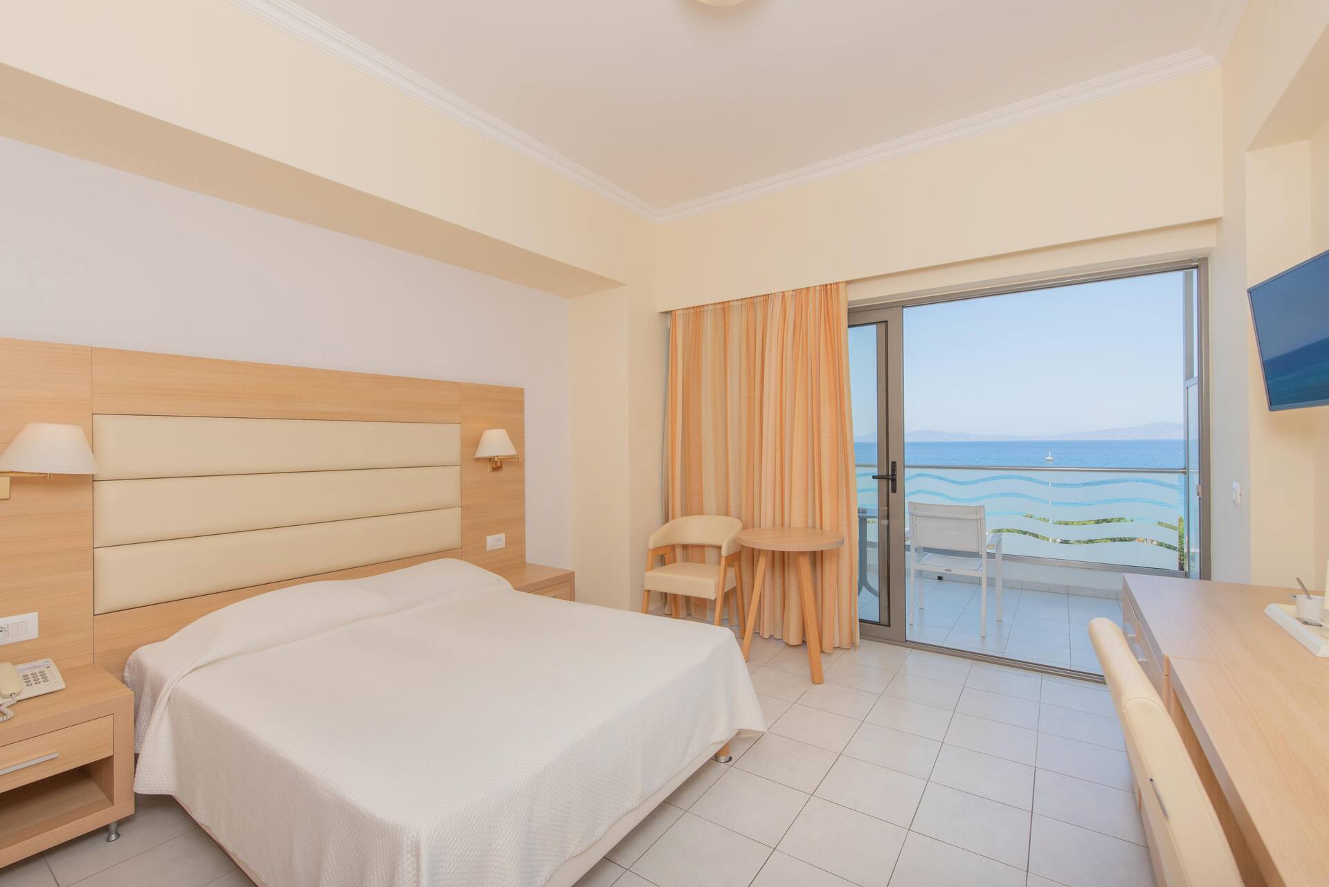 <p>Twin-huone, merinäköala</p>