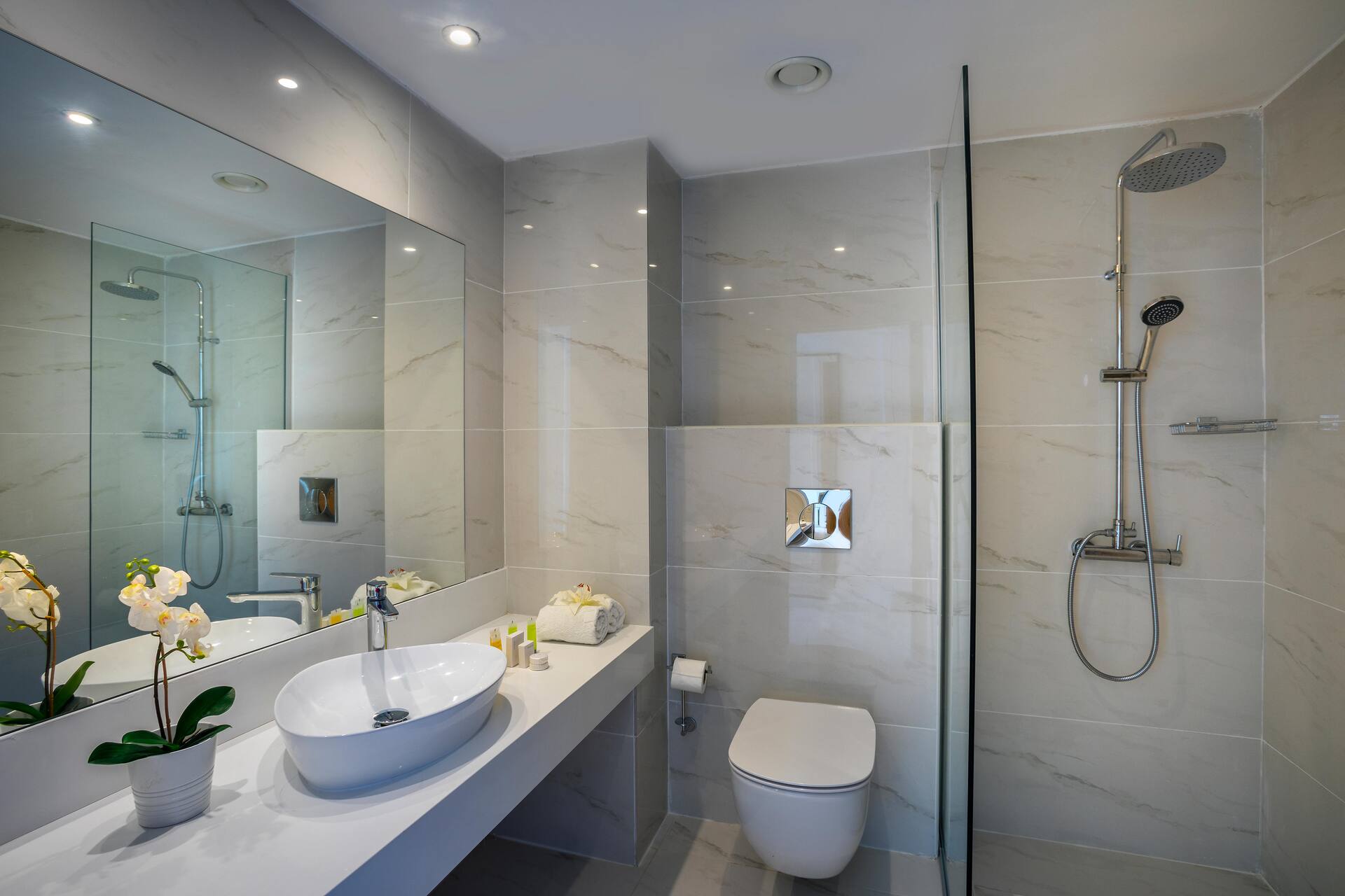 <p>Kahden hengen huone, merinäköala</p>