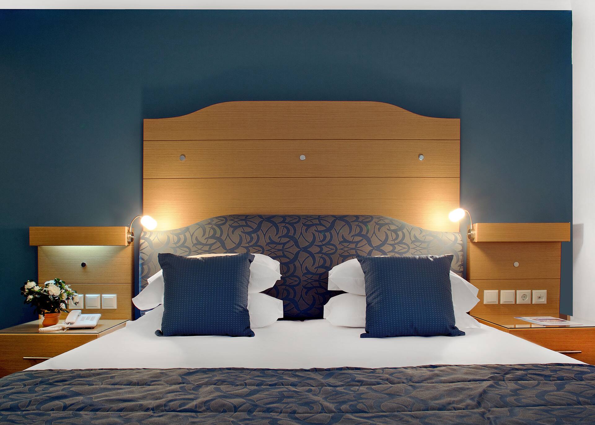 <p>kahden / yhden hengen huone</p>