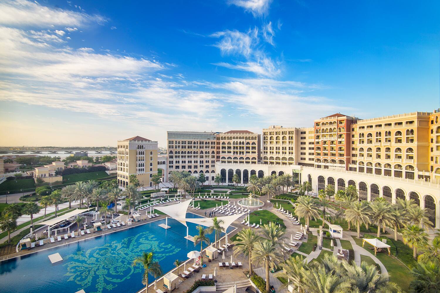The Ritz-Carlton Abu Dhabi, Grand Canal 1