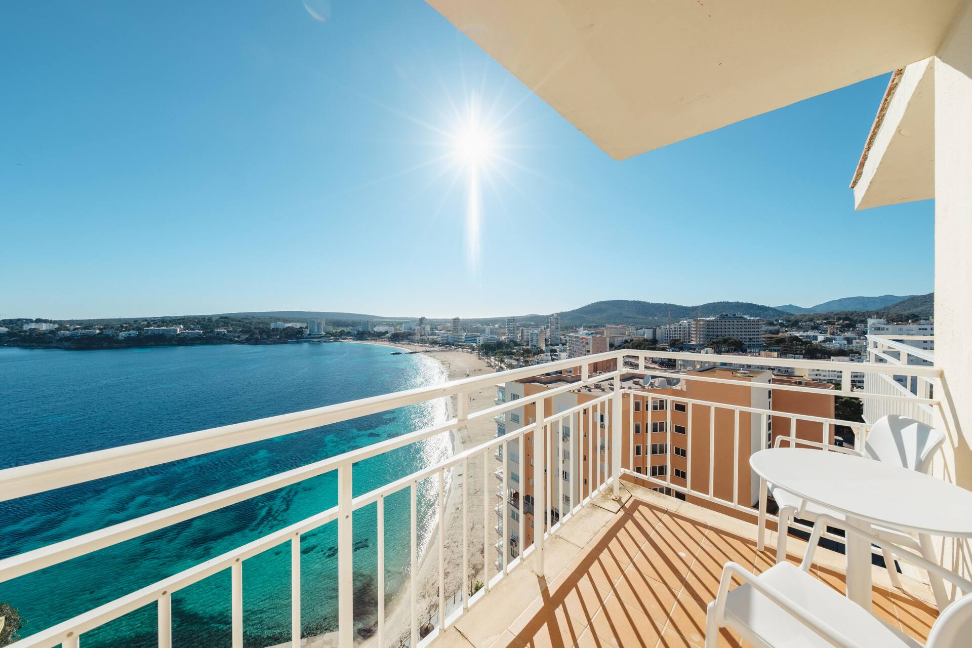 <p>kahden hengen huone, merinäköala</p>