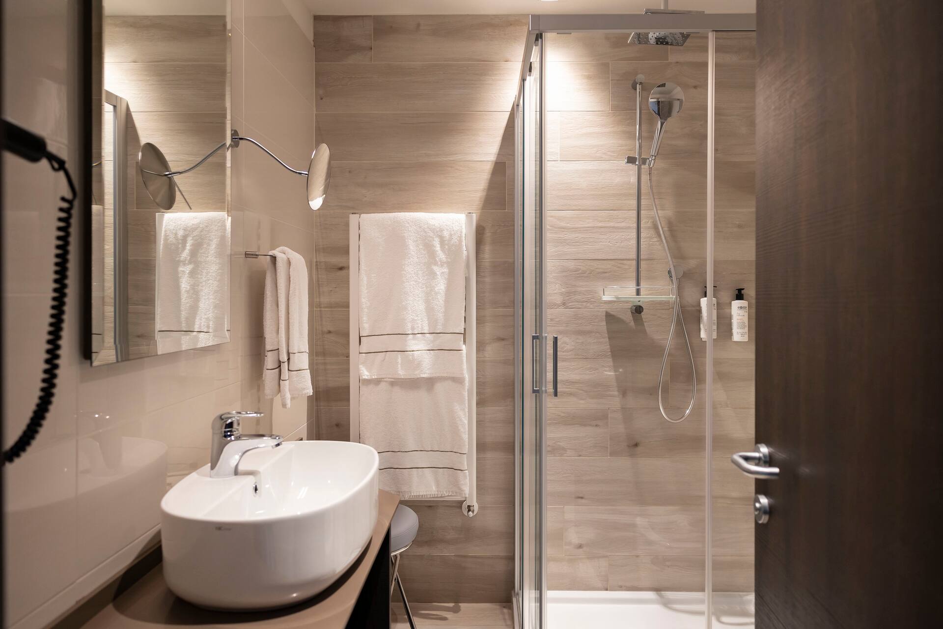 <p>Superior Vision -huone</p>