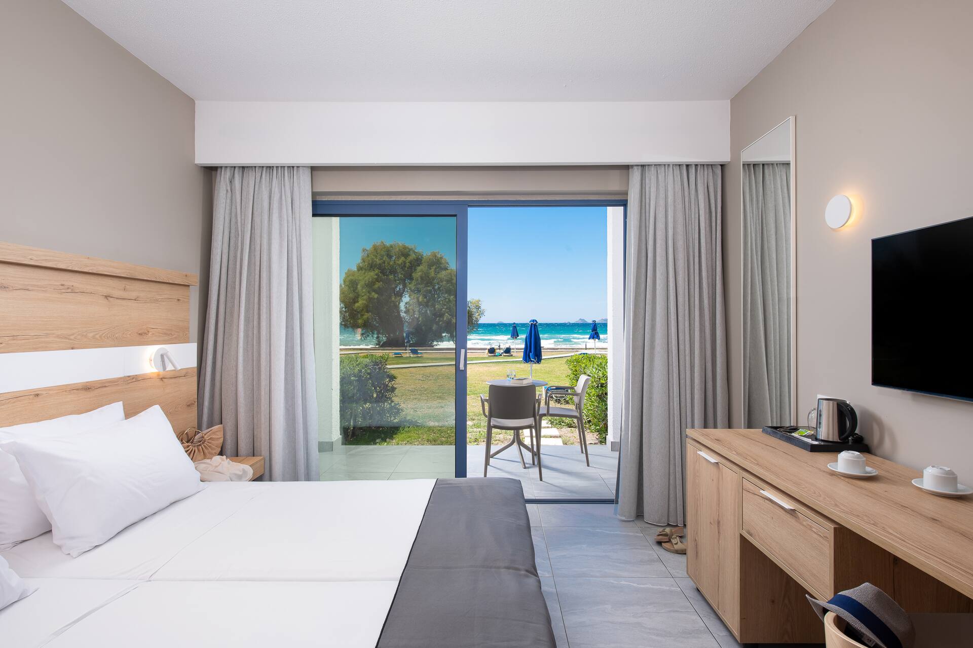 <p>Bungalow, merinäköala</p>