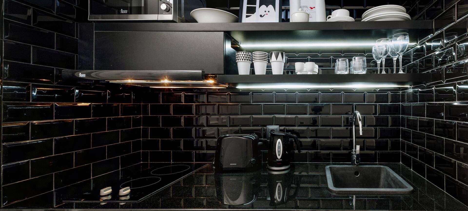 <p>Kahden hengen huone, parveke etelän puolella</p>