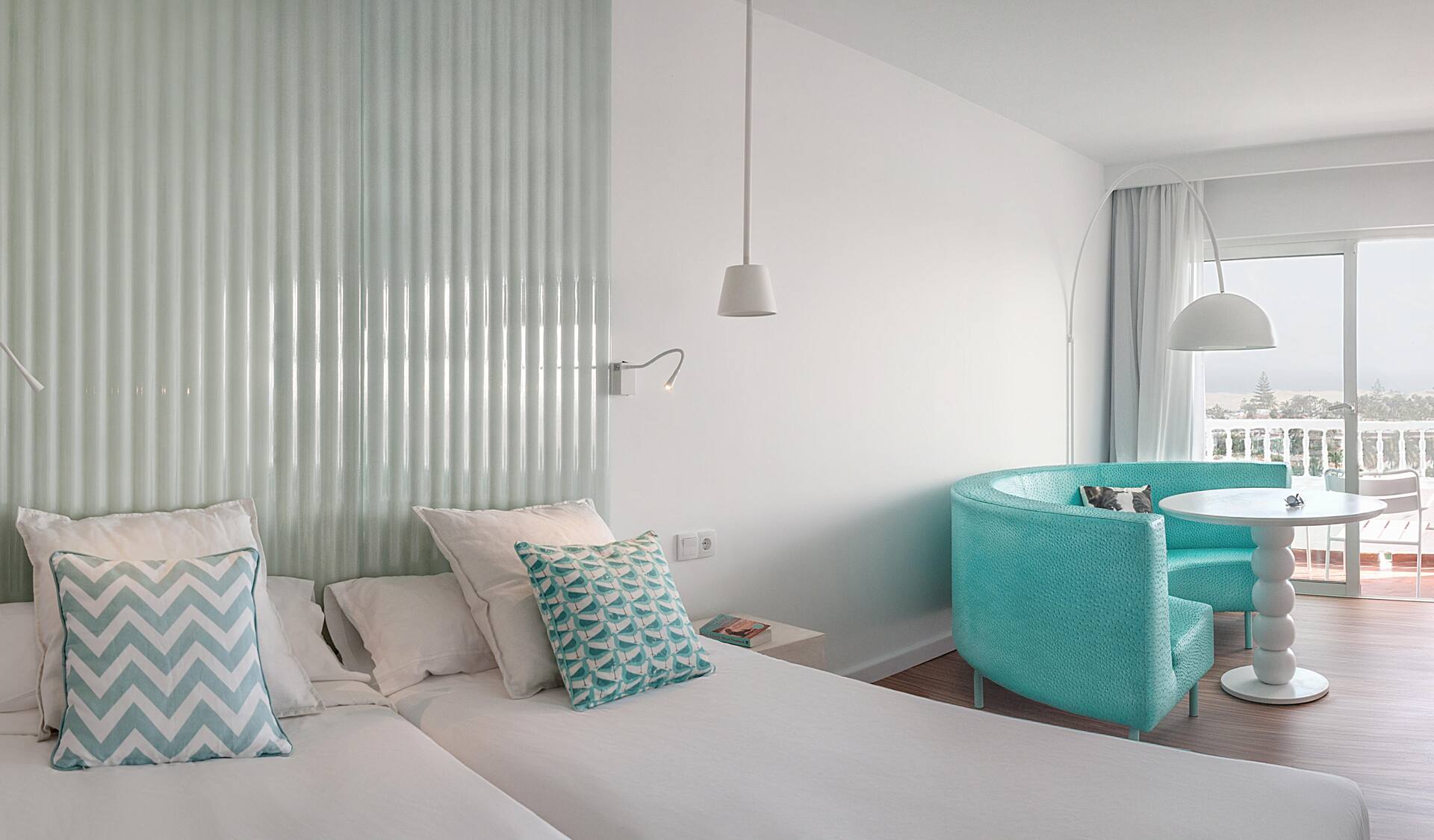 <p>Kahden hengen huone, parveke etelän puolella</p>