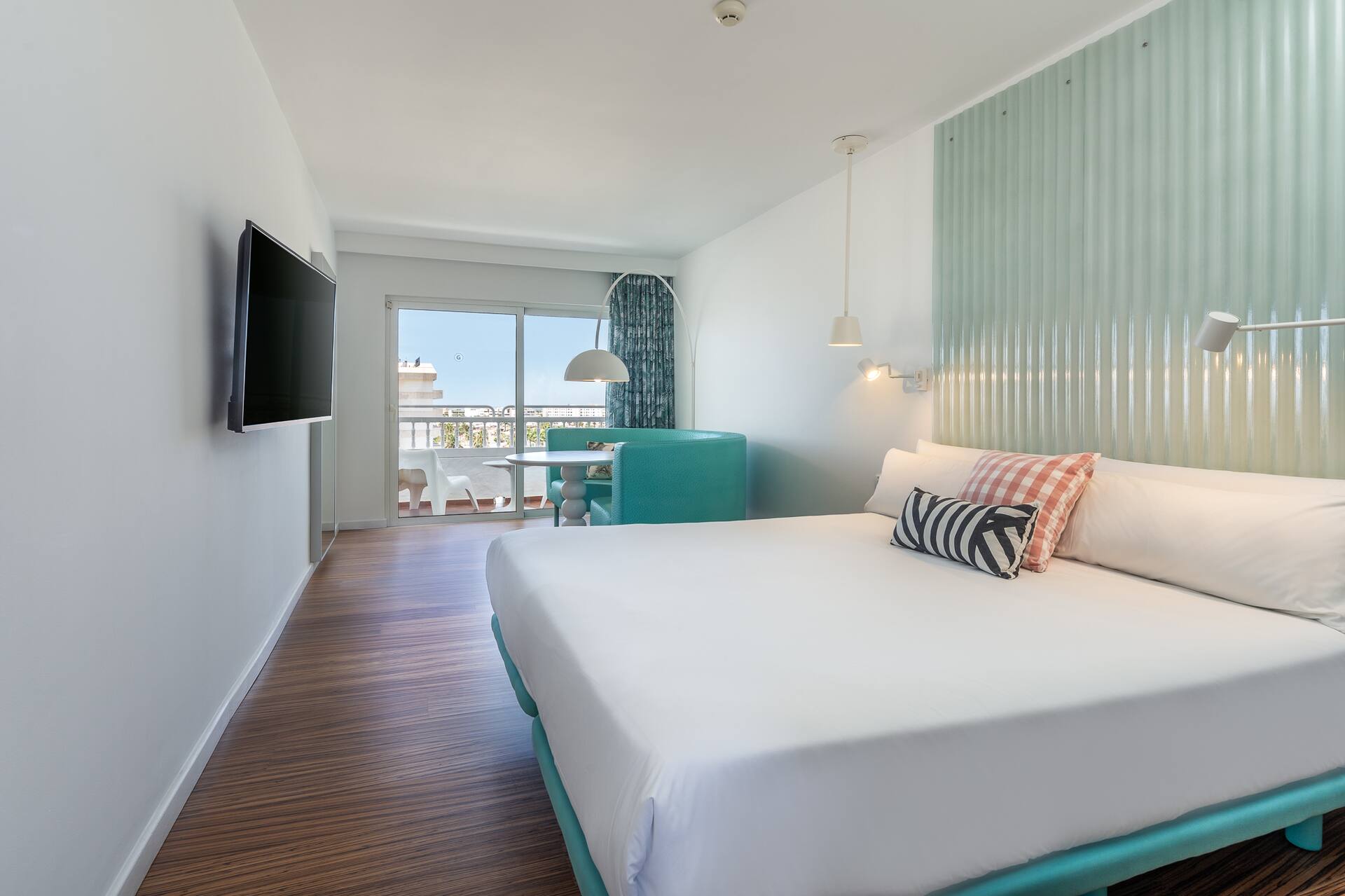 <p>Superior-huone</p>