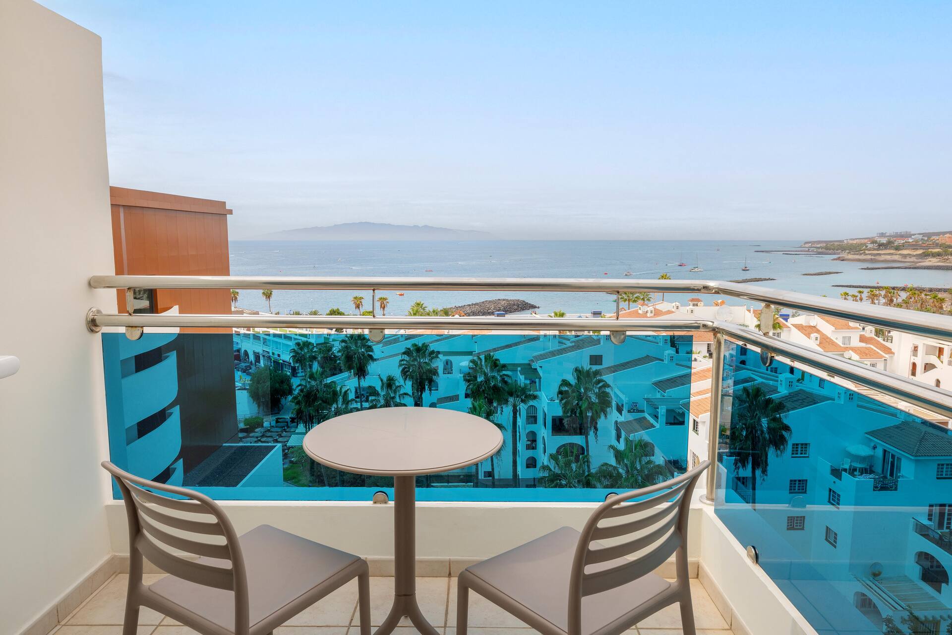 <p>My Favorite Club Superior -huone, osittainen merinäköala</p>