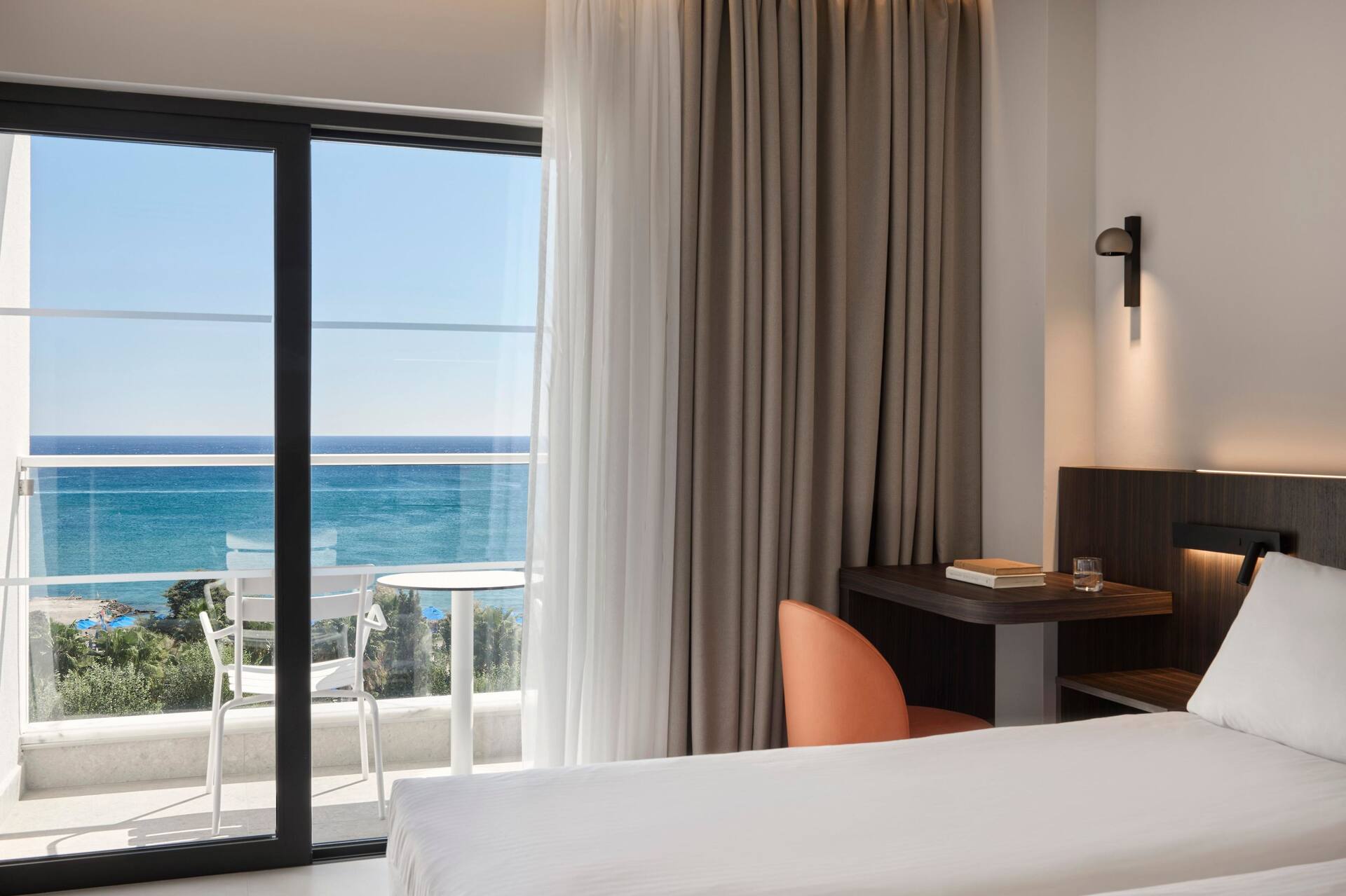 <p>Kahden hengen huone, merinäköala</p>