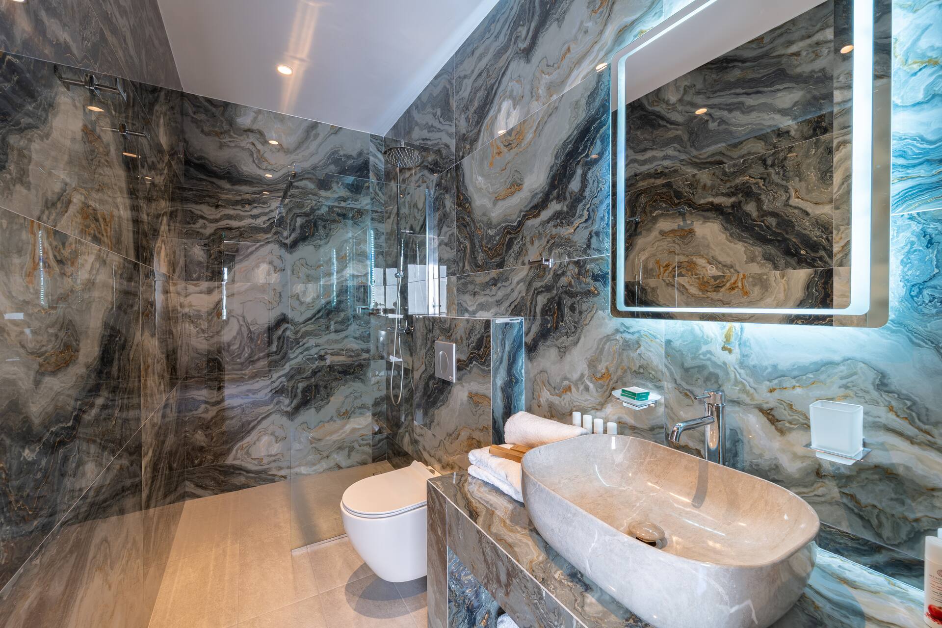 <p>Juniorsviitti</p>