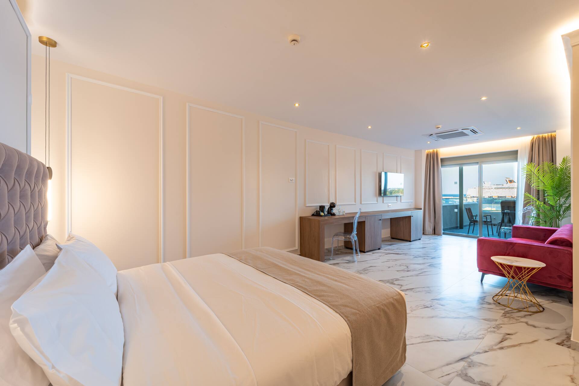 <p>Superior King -sviitti, parveke, jolla yksityinen poreallas</p>