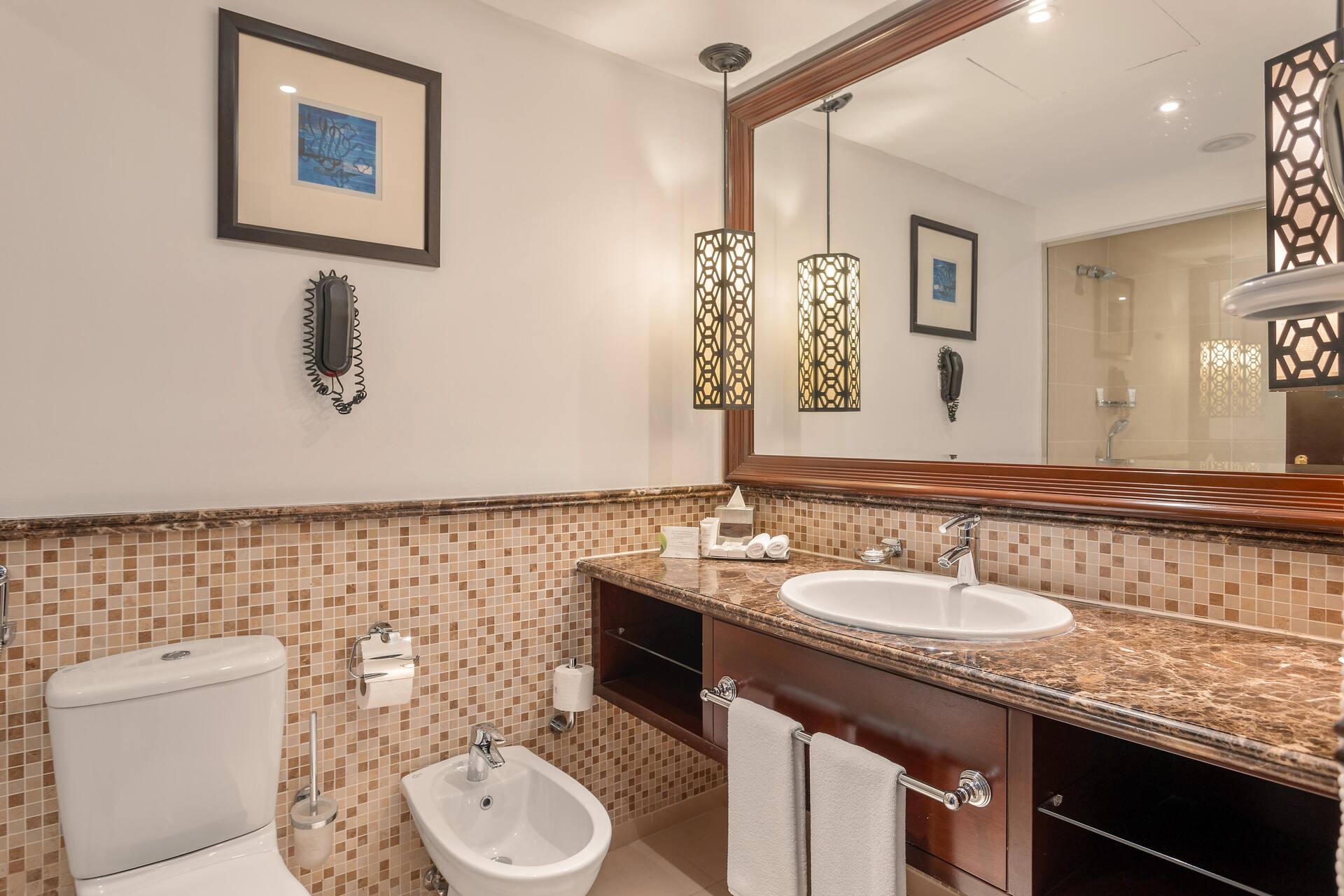 <p>Superior-huone, merinäköala</p>