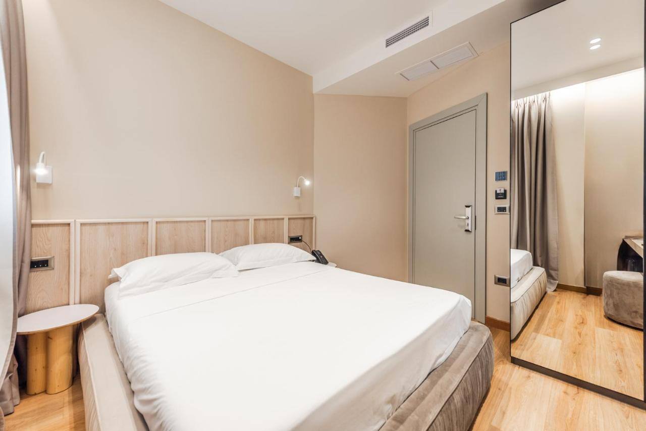 <p>kahden hengen huone</p>