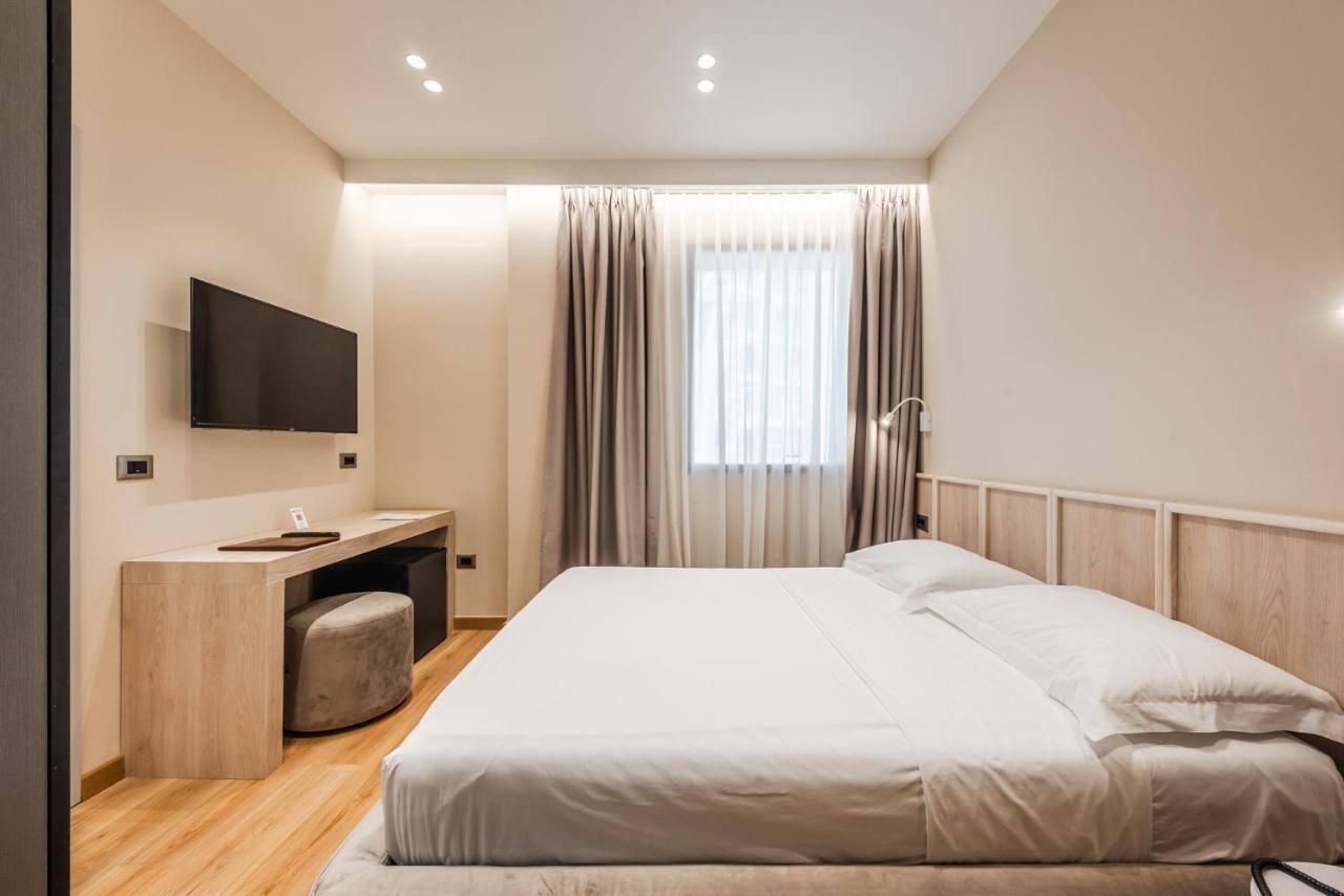 <p>kahden hengen huone</p>