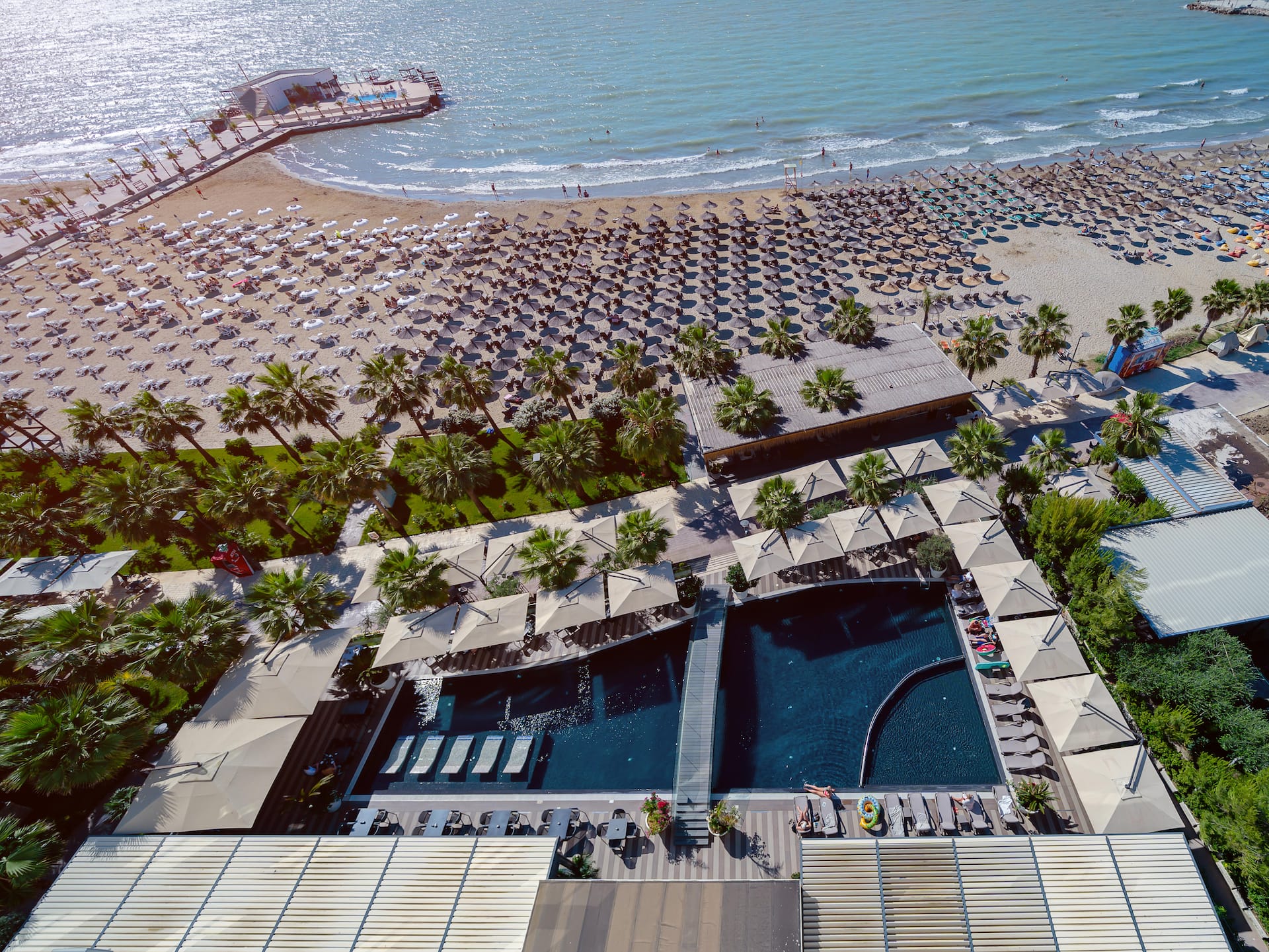 Gloria Palace, Qerret