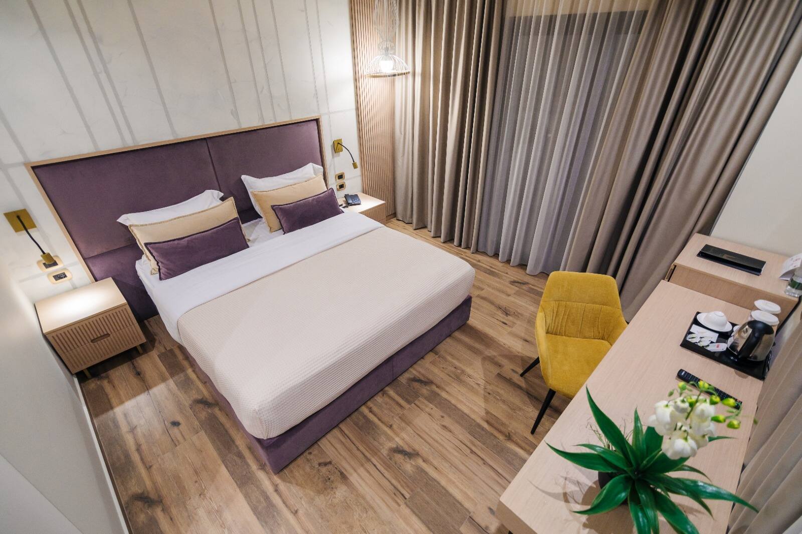 <p>Superior-huone</p>