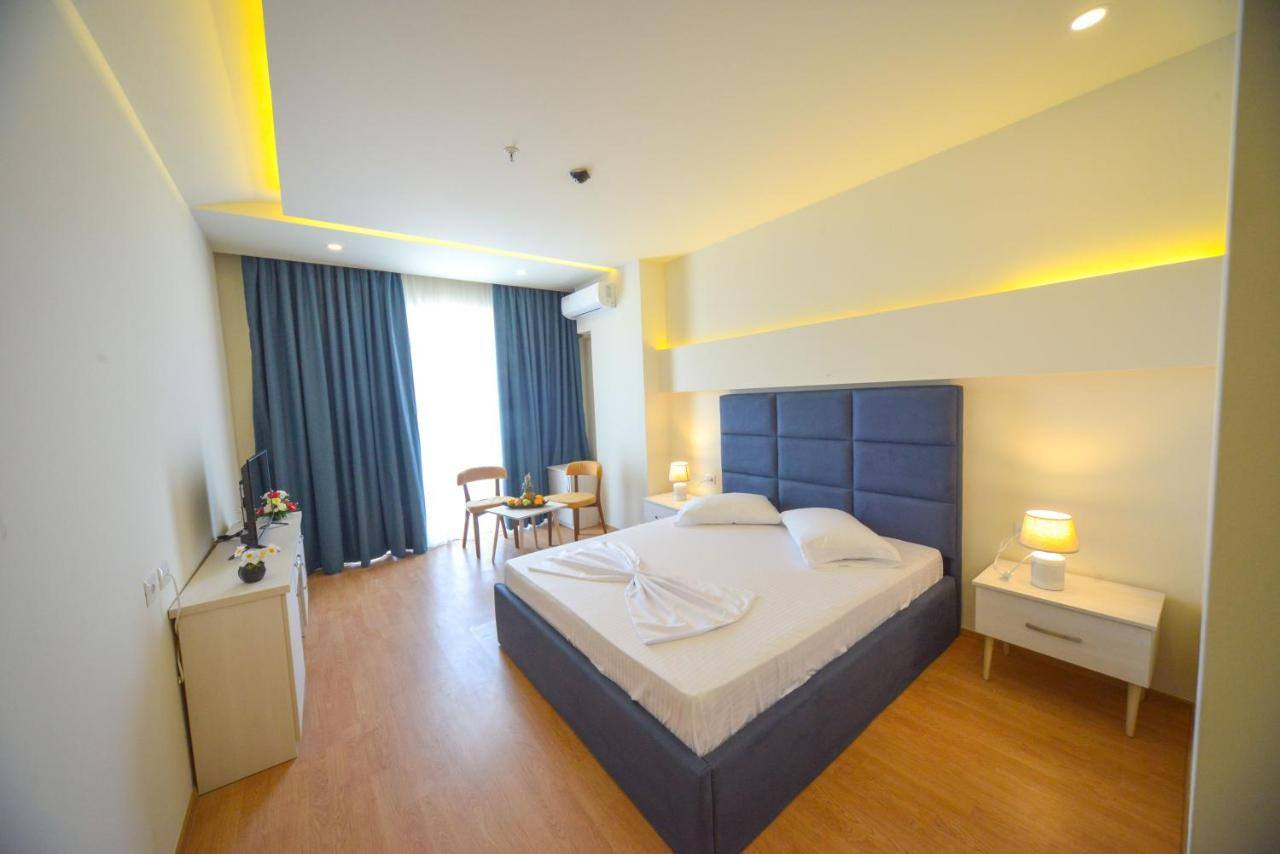 <p>kahden hengen huone</p>