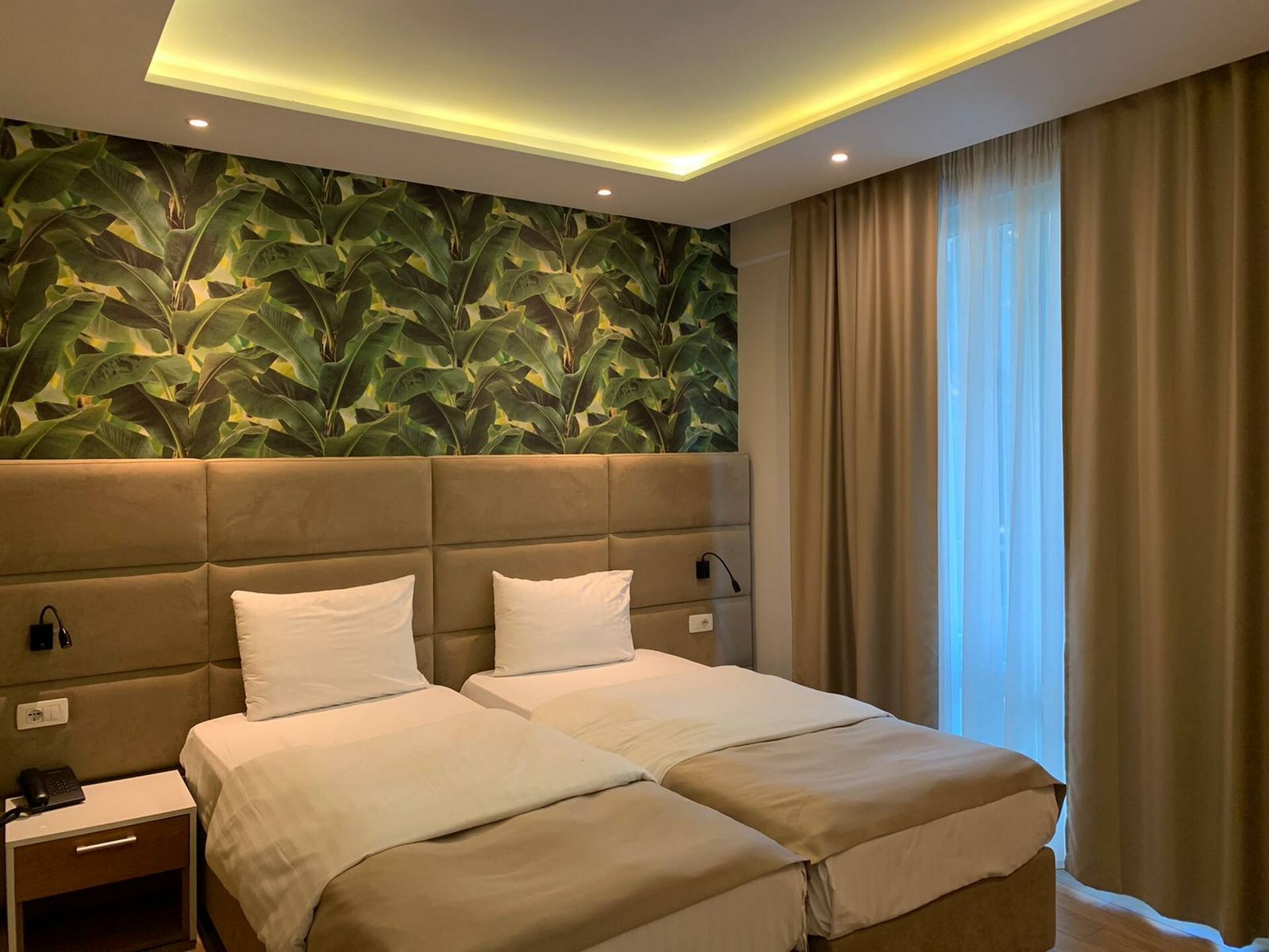 <p>Superior-huone</p>