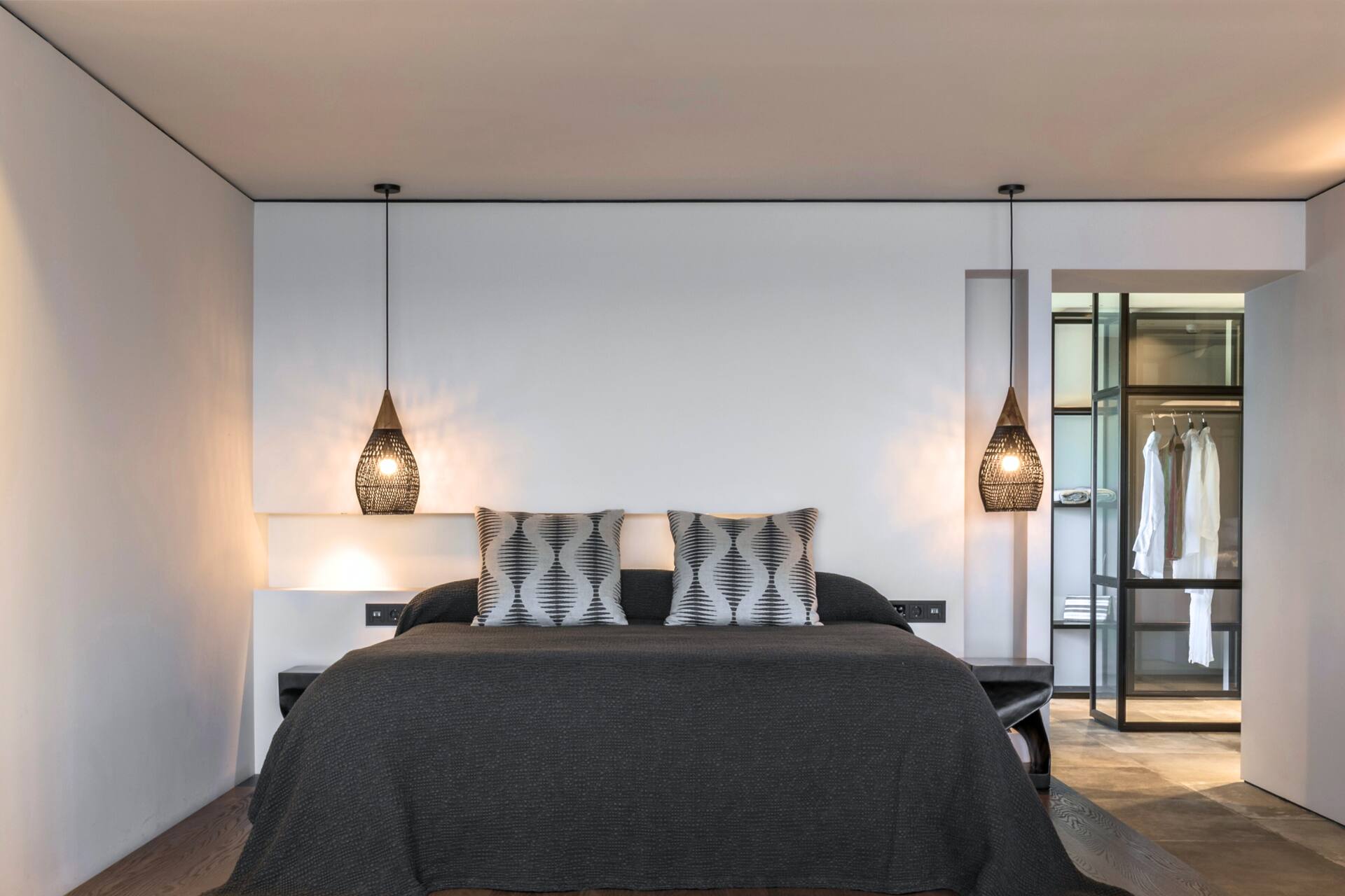 <p>ZEN-bungalowhuone lähellä rantaa</p>