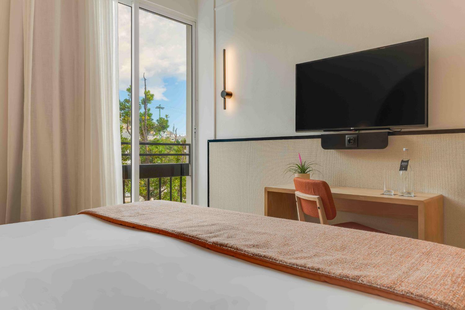 <p>kahden hengen huone</p>