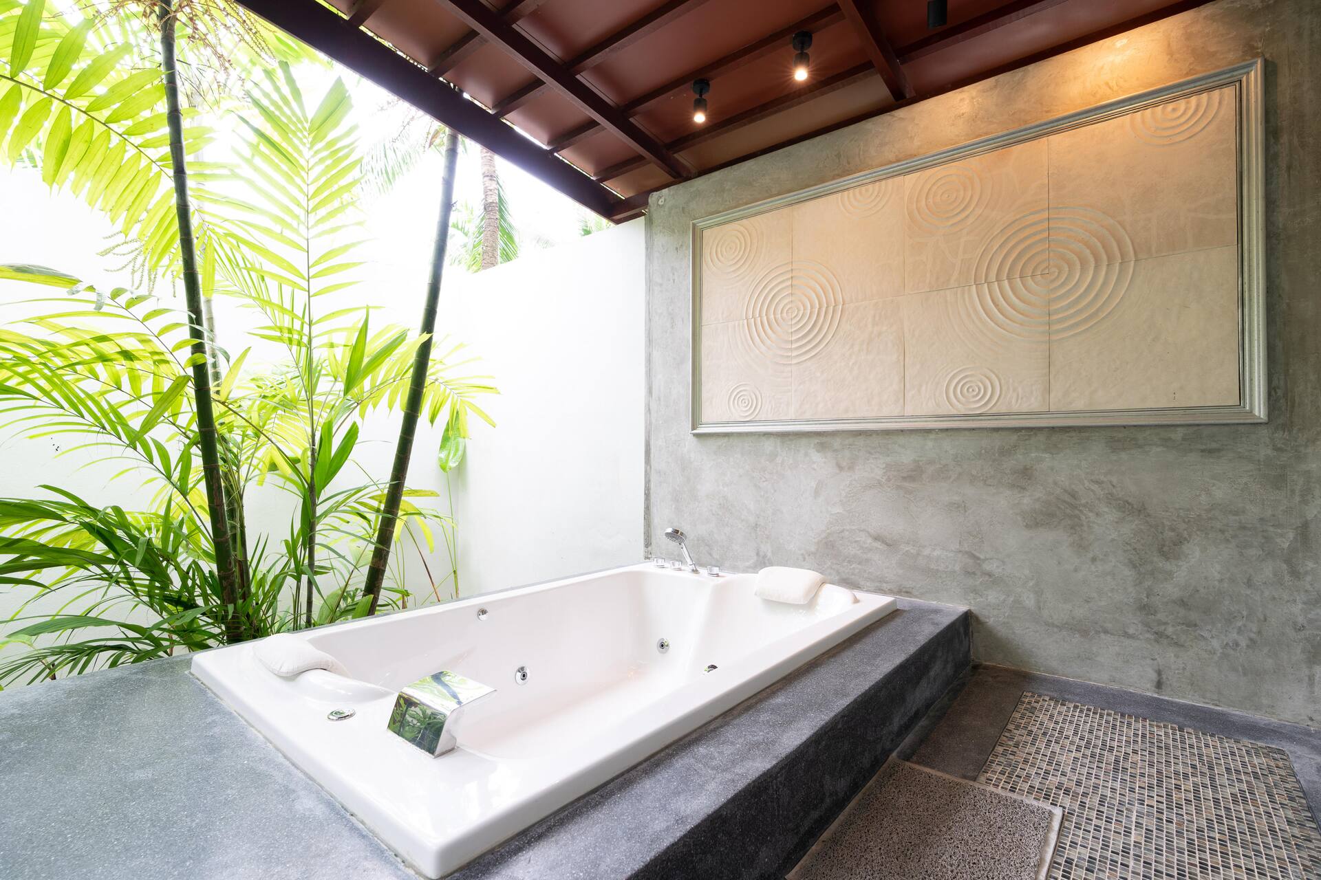 <p>Jacuzzi Villa</p>