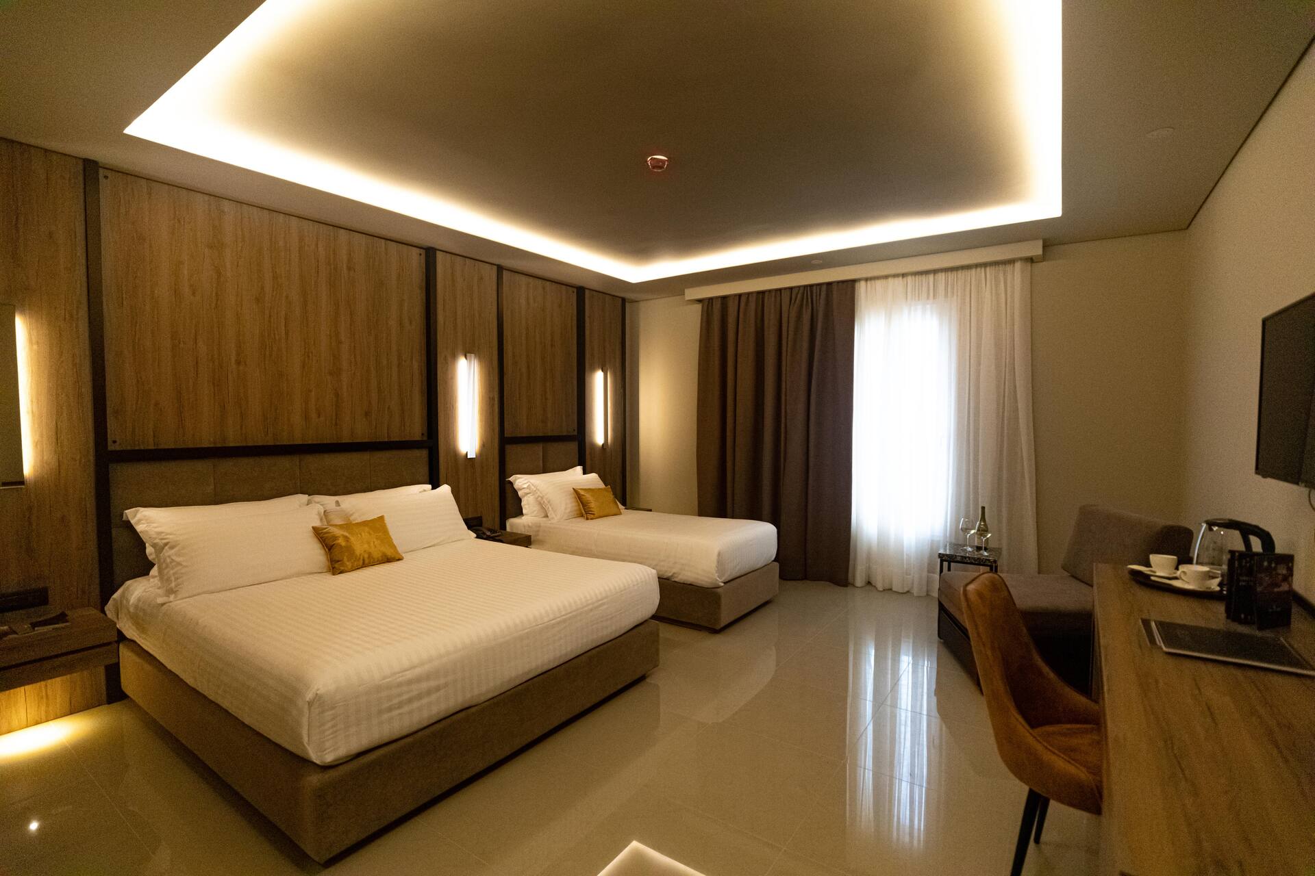 <p>kolmen hengen Standard-huone</p>