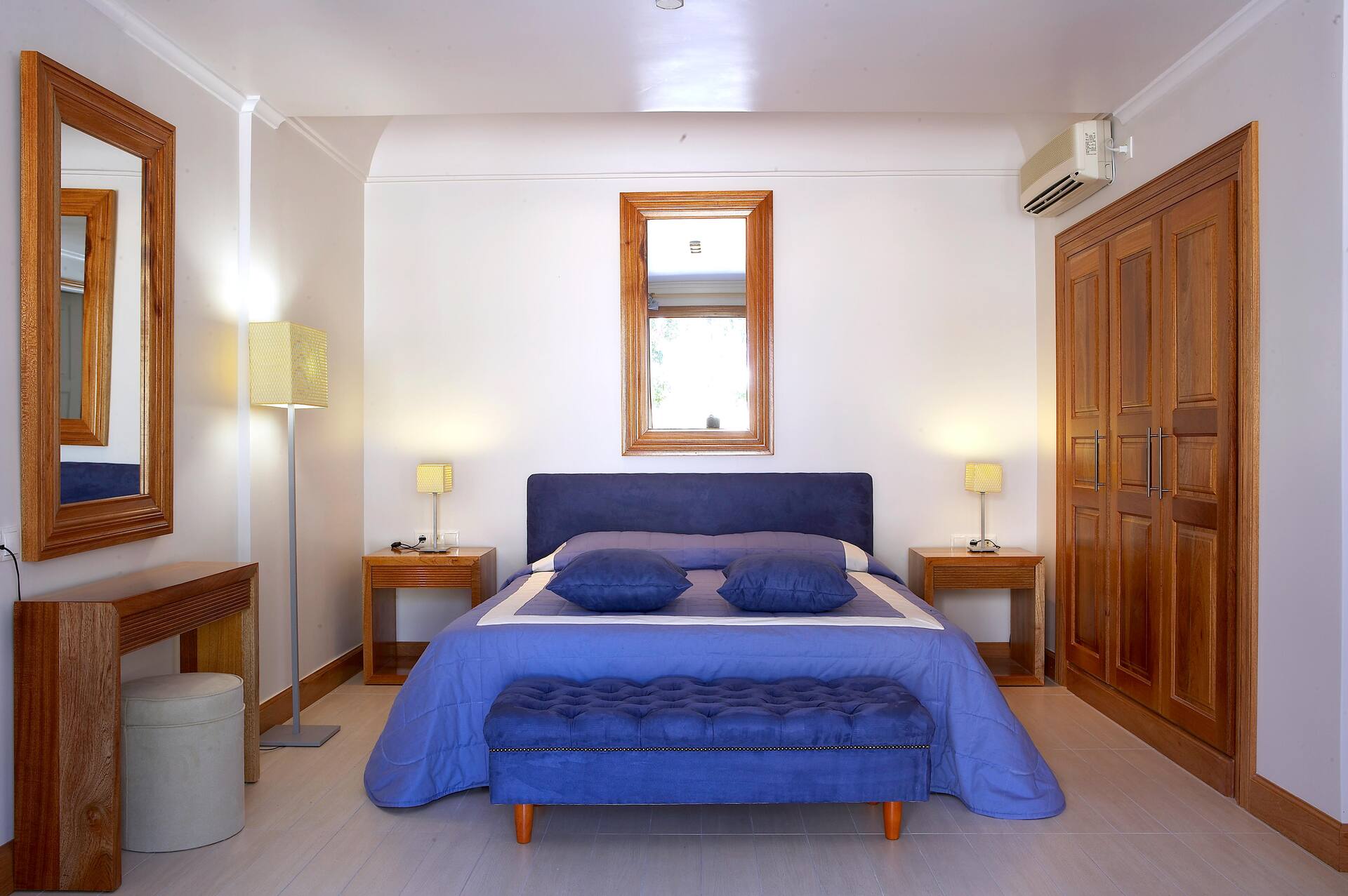 <p>Superior-huone</p>