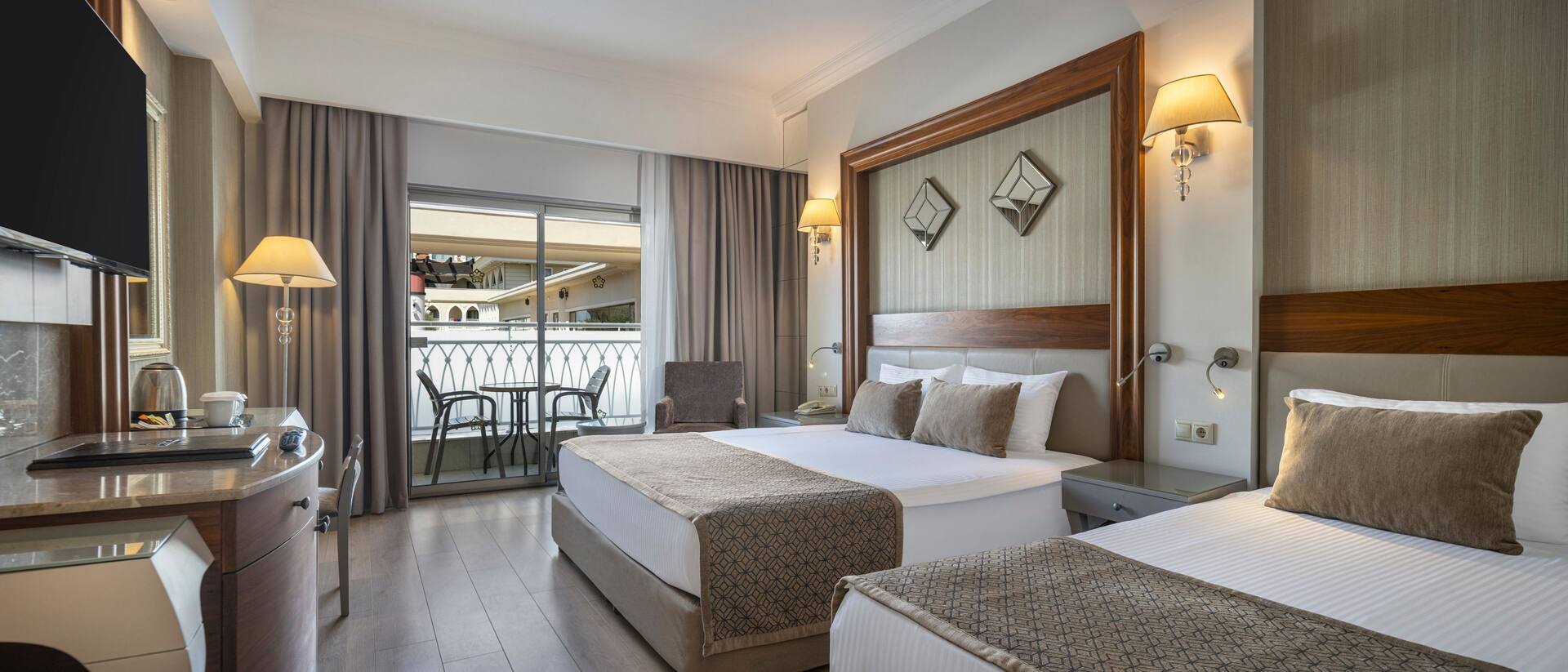 <p>Kahden hengen tilava huone</p>