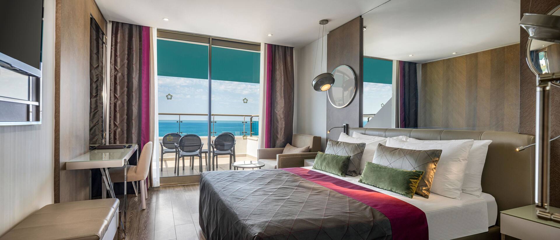 <p>Perhehuone, merinäköala</p>