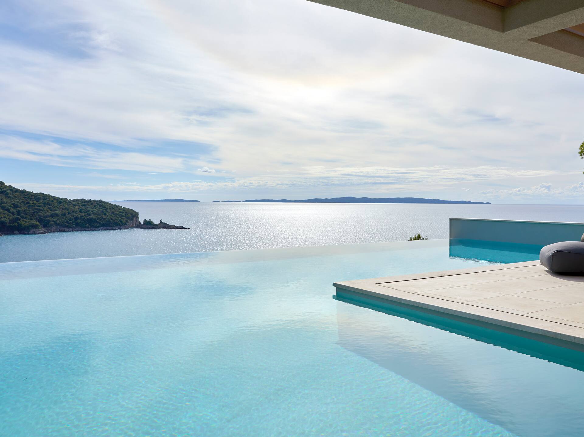 <p>Deluxe-sviitti, oma uima-allas</p>