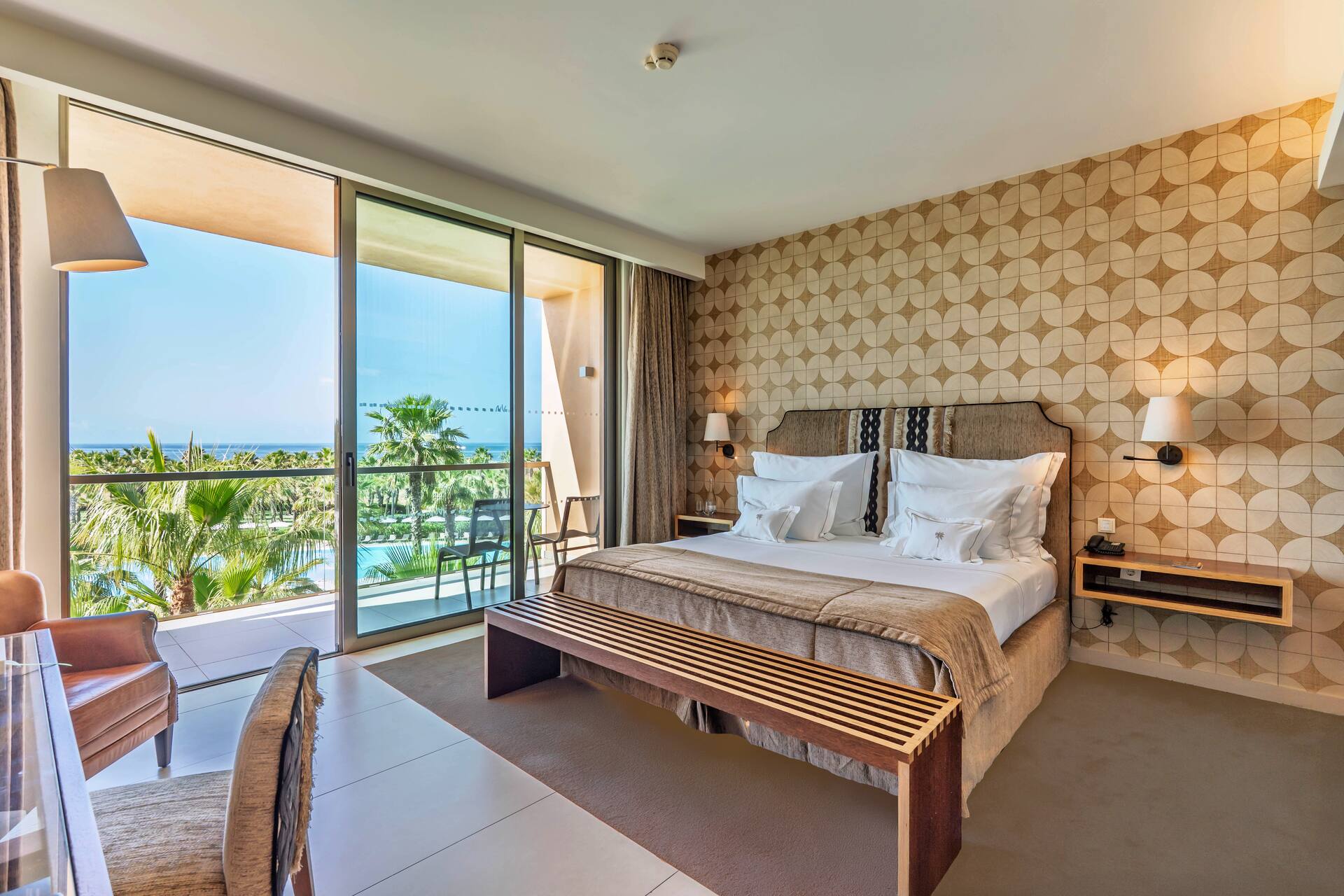 <p>Superior-huone meren puolella</p>