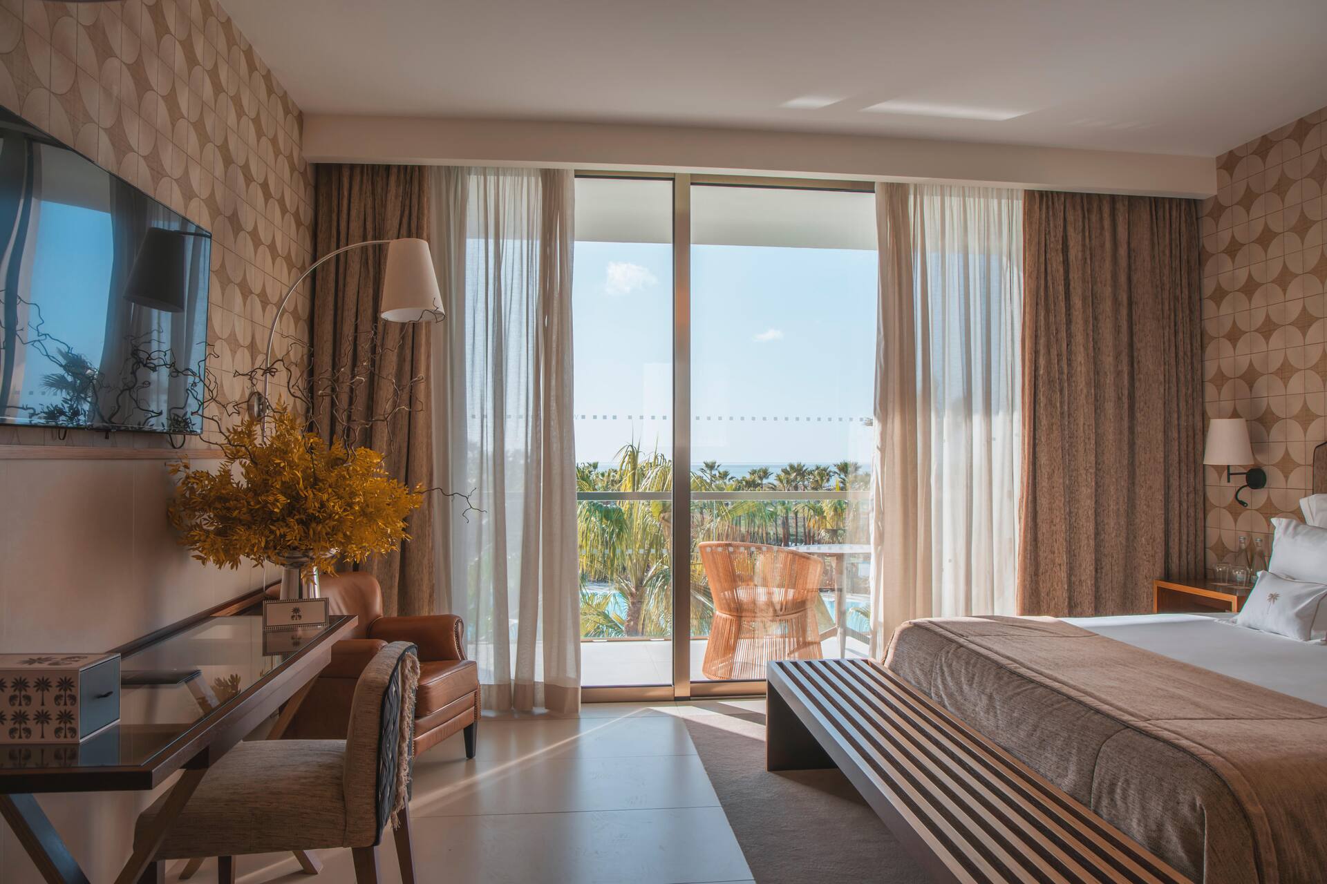 <p>Superior-huone meren puolella</p>