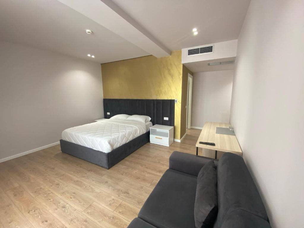 <p>Kolmen hengen Deluxe-huone</p>