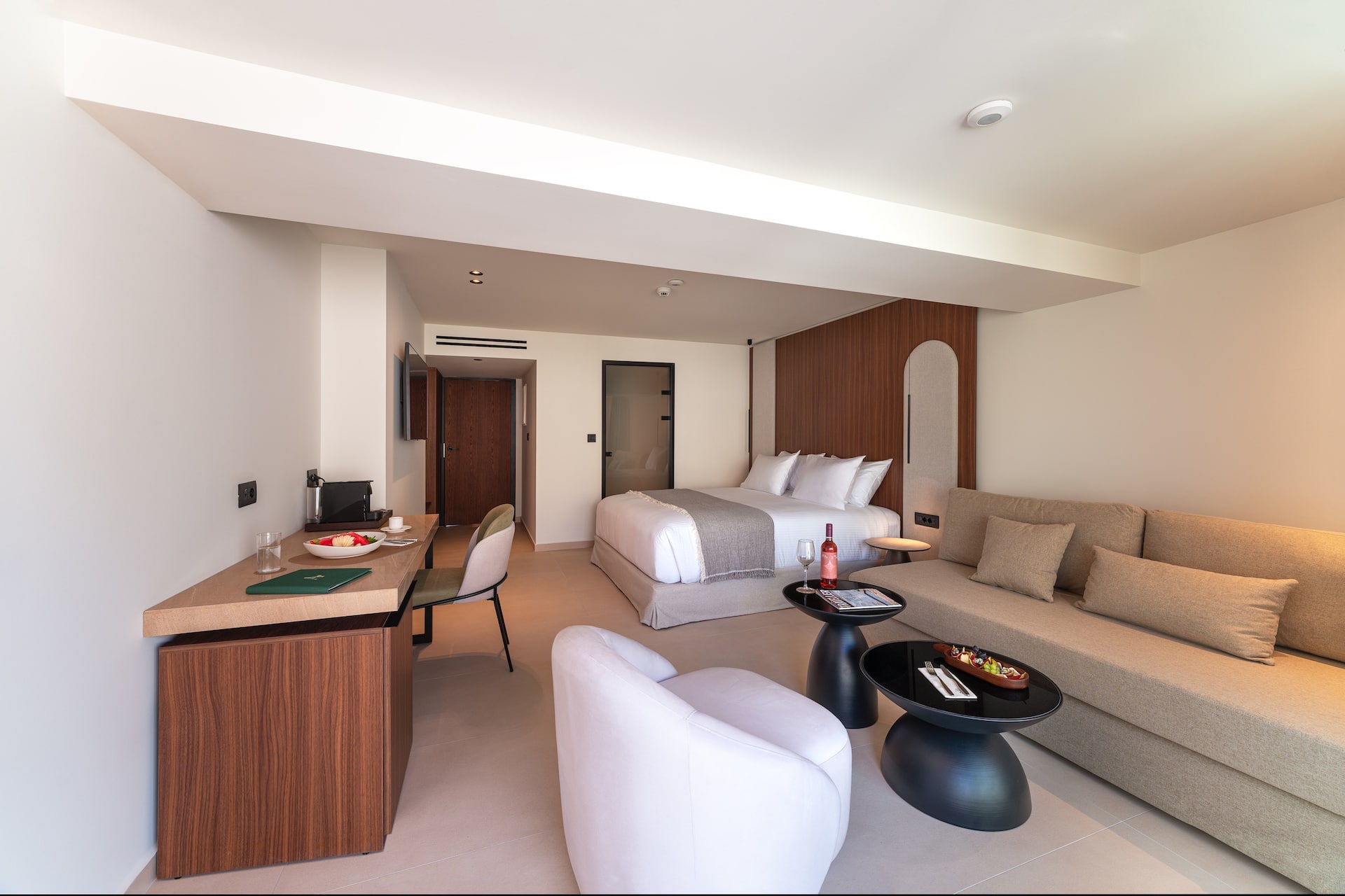 <p>Kolmen hengen Deluxe-huone</p>