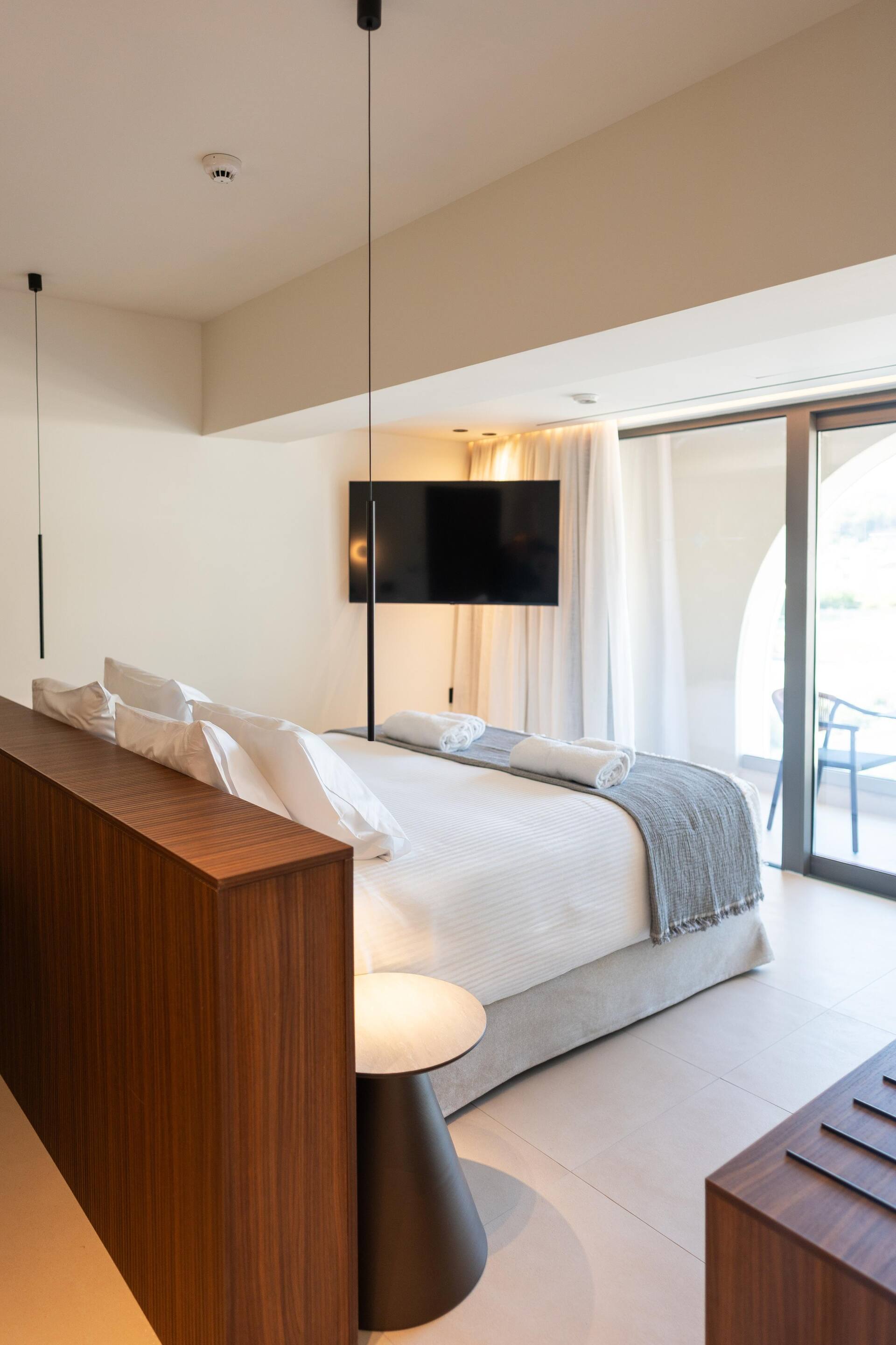 <p>Luxury-sviitti, uima-allasnäköala</p>