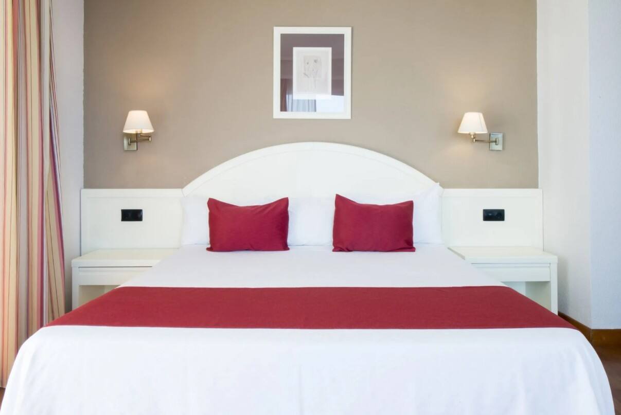 <p>kahden hengen Queen bed -huone</p>