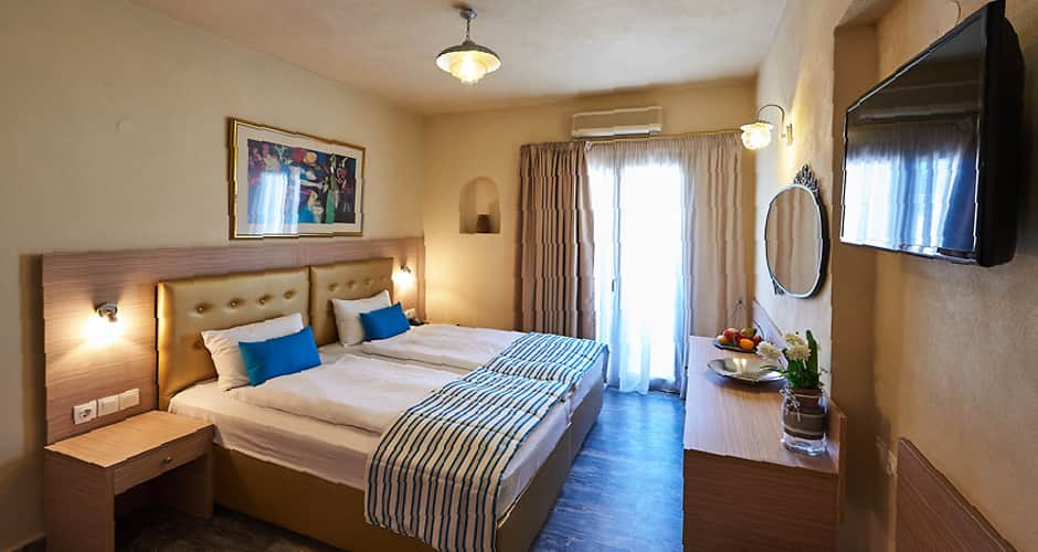 <p>kahden hengen huone</p>