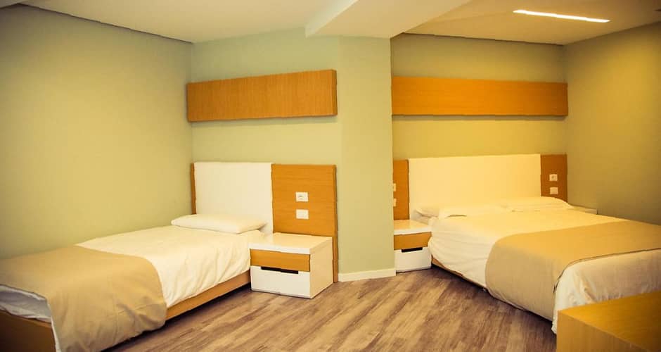 <p>kolmen hengen huone</p>